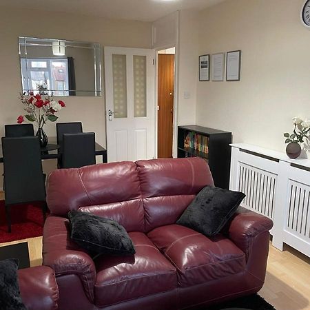 Nnk Air Bnb Enfield Εξωτερικό φωτογραφία