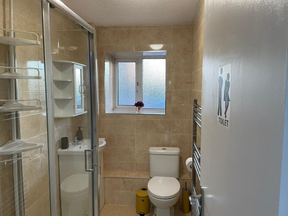 Nnk Air Bnb Enfield Εξωτερικό φωτογραφία