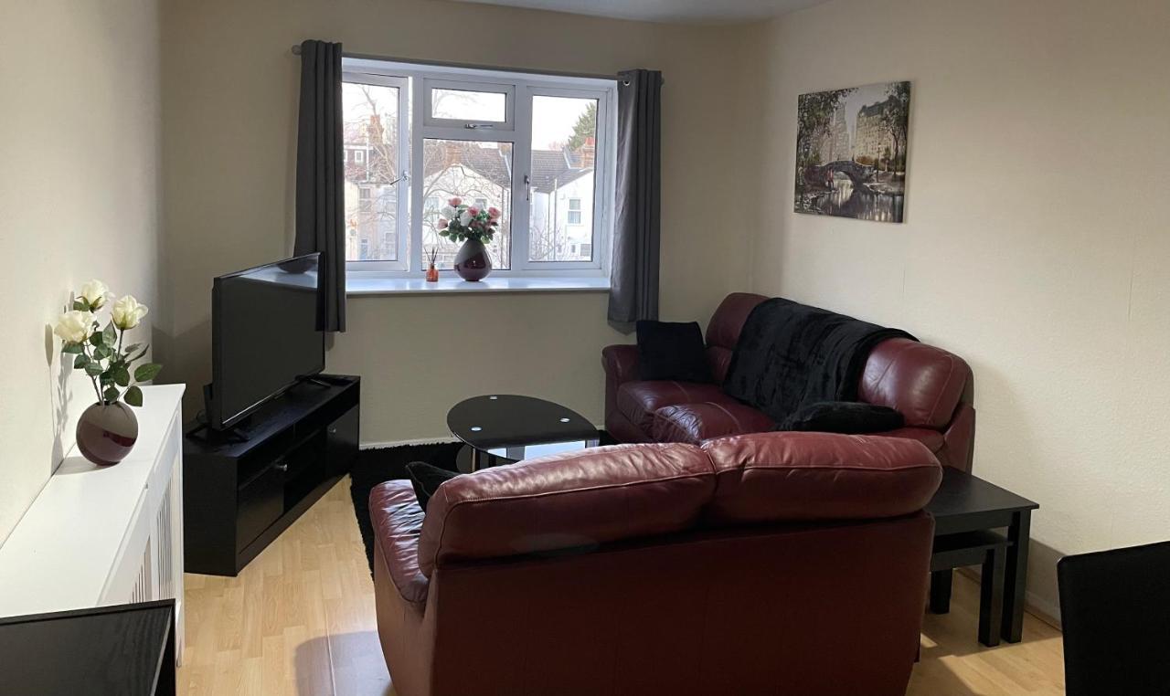Nnk Air Bnb Enfield Εξωτερικό φωτογραφία